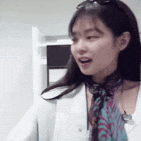 Jennie Ruby GIF