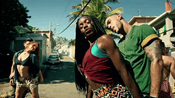 luis fonsi GIF
