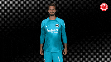 Kevin Trapp Turn GIF by Eintracht Frankfurt