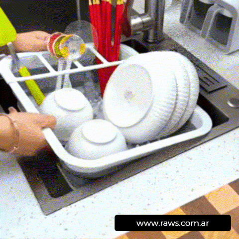 Escurridor de platos plegable en acción