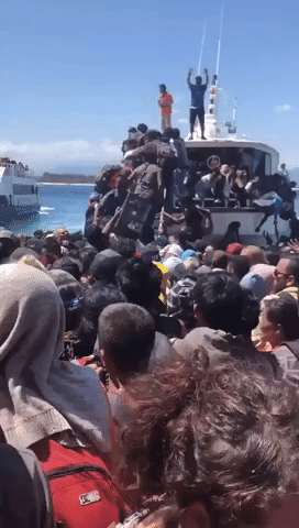 Terrified Tourists Flee Gili Islands After Lombok Earthquake