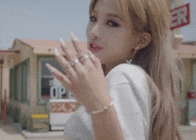 Soyeon GIF by (G)I-DLE