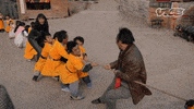 tug of war people GIF by VICE Media Spain