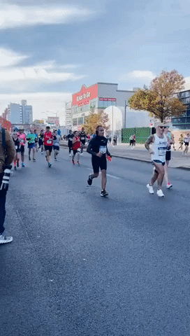 New York City Marathon's First Waves Charge Through Brooklyn