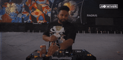 Chicago House GIF by aboywithabag