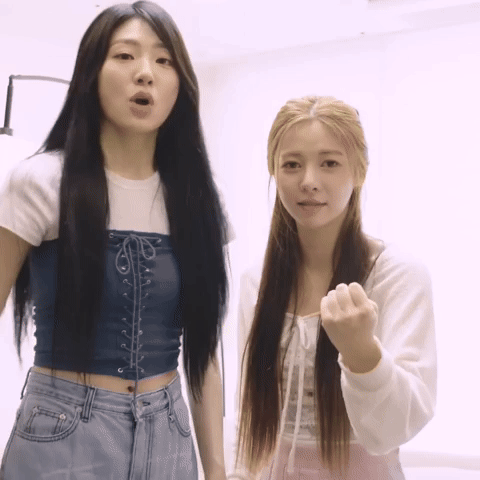 Xinyu, Dahyun - 'tripleS!'