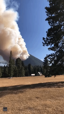 Smoke From Schneider Springs Fire Looms Over Small Community in Washington State