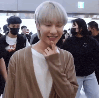 Huang Renjun GIF