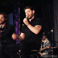 aborddelimpala supernatural jensen ackles thumb up convention GIF