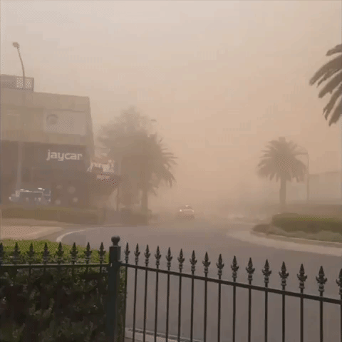 Dust Storm Envelops Tamworth in Northern New South Wales