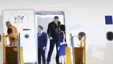 248164ee043244a5801b70cdca89e612 giphyupload GIF