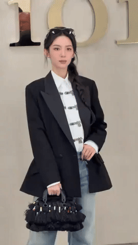 Чимин, Джису, Дэн Вэй, Чжоу Е и Дильраба на показе Dior в Париже