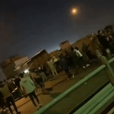 Clashes Between Protesters and Security Forces Continue Through the Night in Baghdad