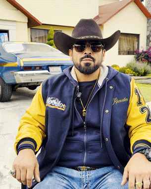 Lean In College Football GIF by Modelo USA