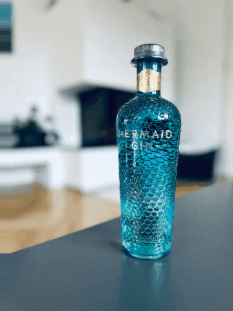 Dasgibtesnureinmalde giphygifmaker mermaid gin small GIF