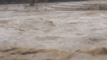Flash Flood Hits Indonesian City of Semarang, Causing Traffic Chaos