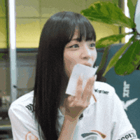 CuteMorrow league of legends chaeyoung fromis9 프로미스나인 GIF