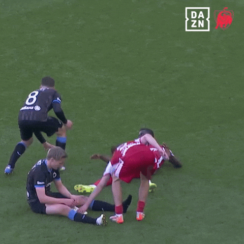 Football Throwing GIF by DAZN Belgium