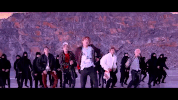 k-pop v GIF