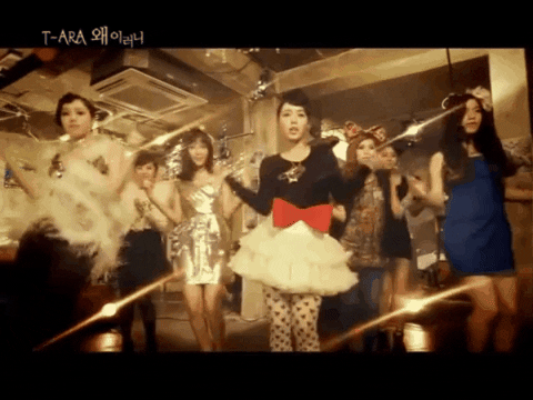 davidbrown4b865ca1bbb24f4ba35c588cdd080625 giphygifmaker knock t-ara wae ireoni GIF