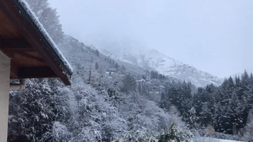 Wintry Conditions Cause Travel Disruption in Queenstown