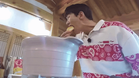 mariabettina01 giphyupload kwon nara ji chang wook young actors retreat GIF