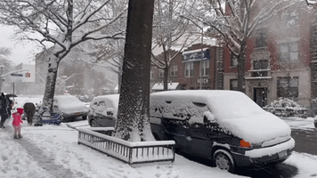 New Yorkers Wake to First Major Snow of the Season