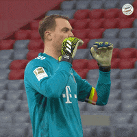 Happy Manuel Neuer GIF by FC Bayern Munich