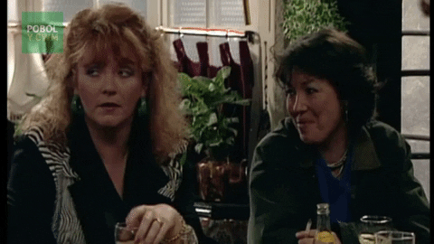 bbc teledu GIF by Pobol y Cwm