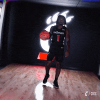 College Basketball Sport GIF by Cincinnati Bearcats
