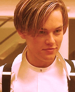 leonardo dicaprio leo GIF