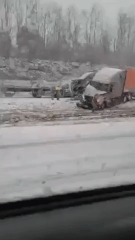 Snowstorm Causes Pileup on Kentucky Highway