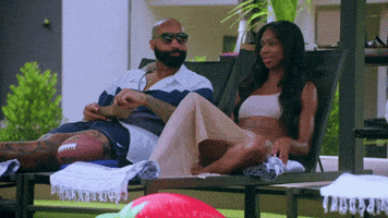 Kings Court Laughing GIF by XOXO Virgin Hair