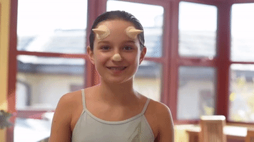 13-Year-Old Contortionist Transforms Into Alien For Performance