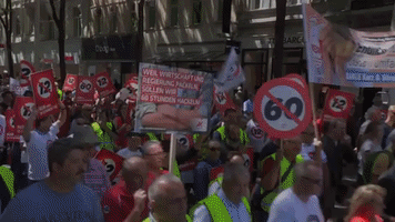 Austrians Rally in Protest Against Proposal to Allow 12-Hour Work Day