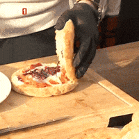 Lunch Cooking GIF by TRT