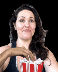 Assistindo Comendo Pipoca GIF