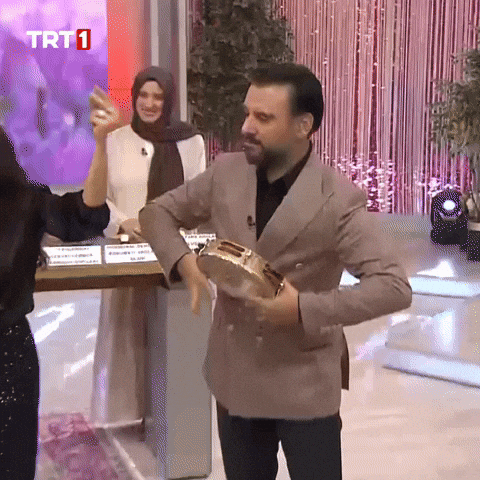 Wedding Win GIF by TRT