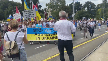 Demonstrators Take to Streets of Melbourne to Show Solidarity With Ukraine