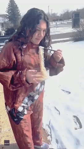 North Dakota Teen's Ramen Noodles Freeze in Bitter Temperatures