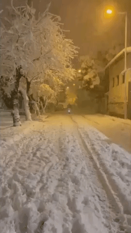 Athens Announces Second Day of Closures as Snow Paralyzes City