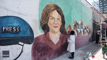 Gaza Artists Paint Mural Commemorating Slain Al Jazeera Journalist
