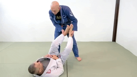 ritchieyip giphygifmaker bjj matador guard pass GIF