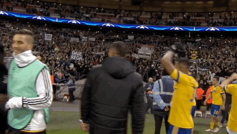 higuain hug GIF by JuventusFC