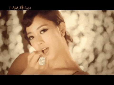 davidbrown4b865ca1bbb24f4ba35c588cdd080625 giphygifmaker knock knock knock t-ara GIF