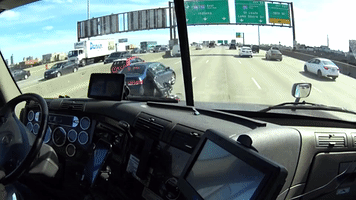 Considerate Truck Driver Helps Stranded Motorcyclist on Chicago Highway