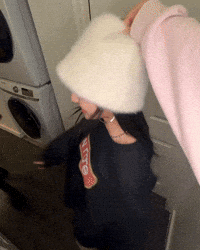 Aria Xin GIF