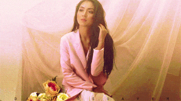 preview mag why is she so perf GIF