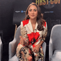 Flying Kiss Kisses GIF by Amazon MX Player