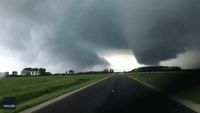 Stunning 'Tube' Storm Cloud Formation Hovers in Minnesota Sky